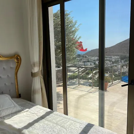 House In Girne Кирения